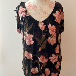 Jennifer Lopez Large blouse